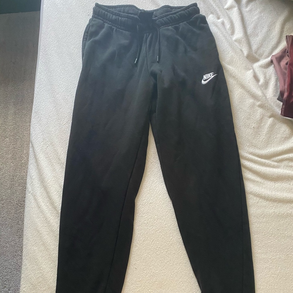 nike joggers